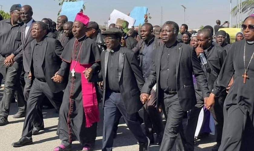 Líderes cristãos durante o protesto pacífico. (Foto: Portas Abertas)