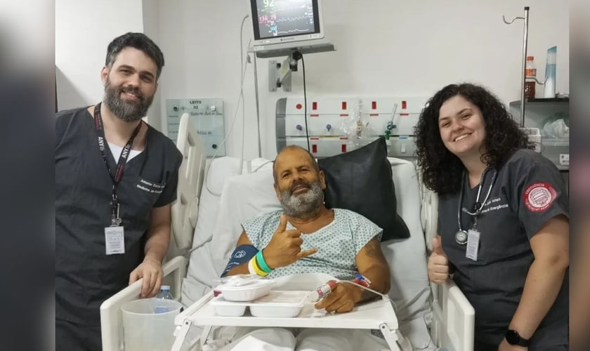 Roberto Luiz no hospital. (Foto: Reprodução/Facebook/Roberto Luiz)