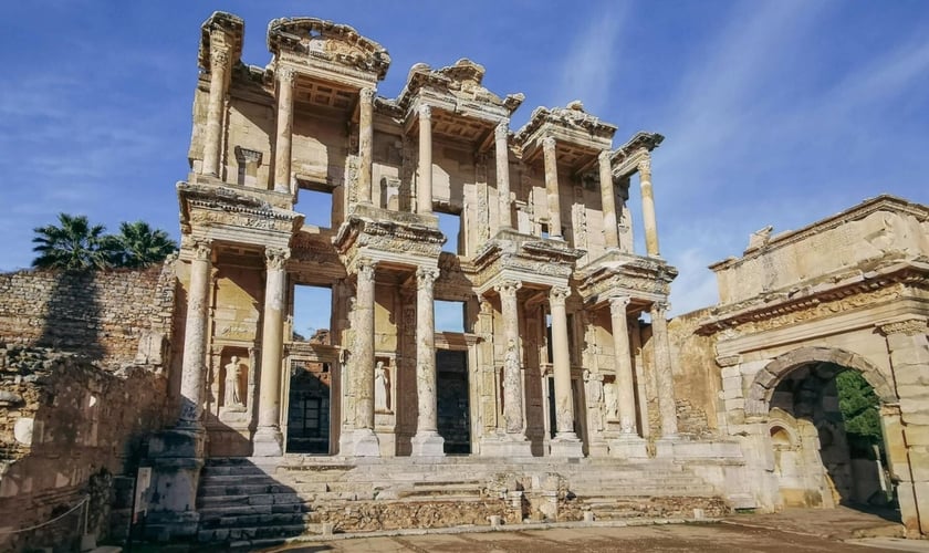 Biblioteca de Celso. (Foto: Reprodução/Pexels/Mehmet Turgut Kirkgoz)