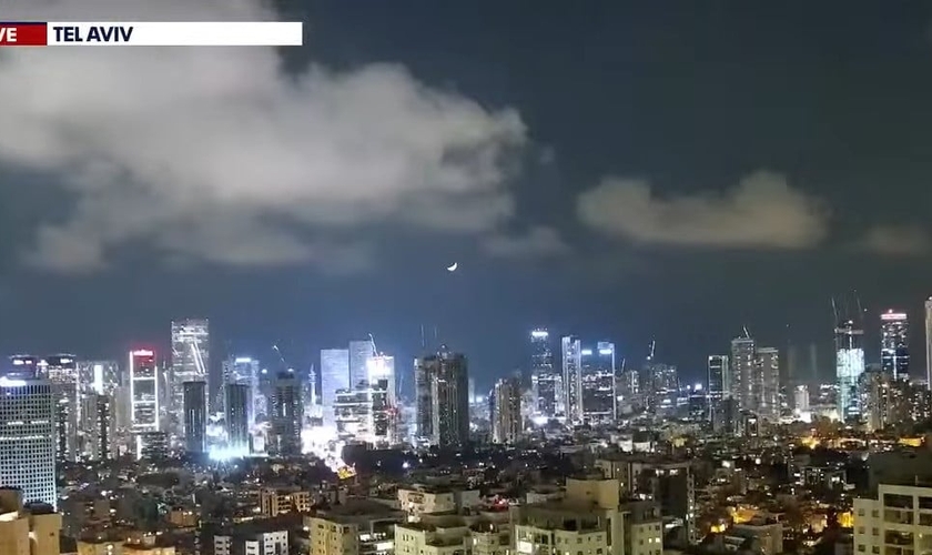 Imagens de Tel Aviv. (Captura de tela/YouTube/LiveNOW da FOX)