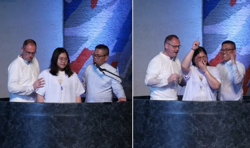 Batismo de Maria. (Foto: Reprodução/YouTube/Maranatha Kerk Vlaardingen)