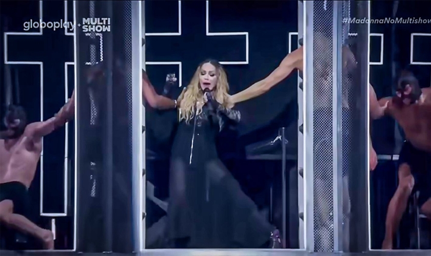 Madonna em seu show na Praia de Copacabana, Rio. (Captura de tela/YouTube/Música Multishow)