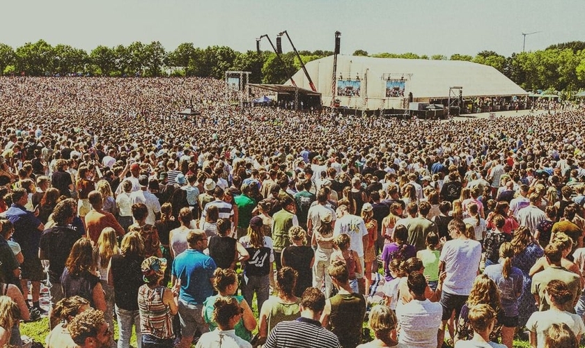 Conferência de Pentecostes Opwekking reuniu uma multidão. (Foto: Instagram/Youth.Opwekking).