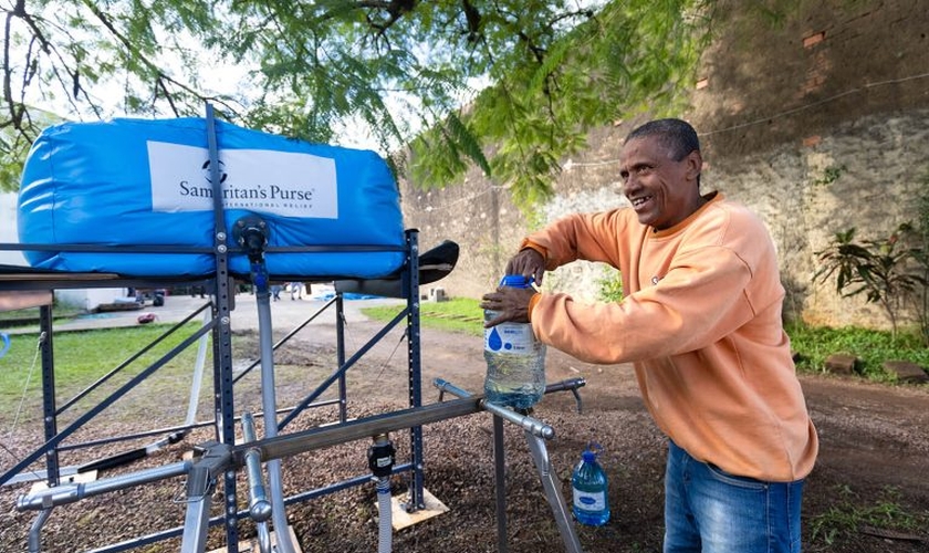 Os sistemas de filtragem foram instalados em várias cidades do RS. (Foto: Samaritan’s Purse).