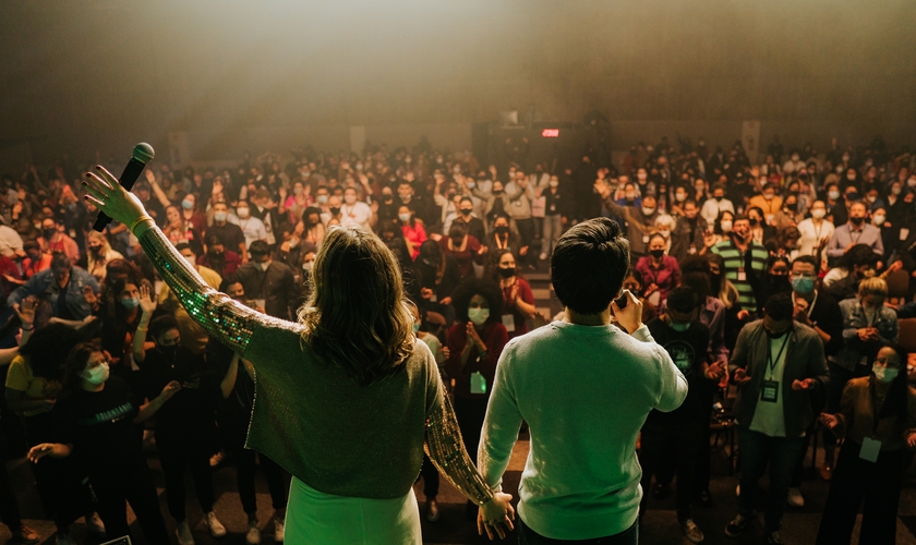 Os pastores Lucas e Jackeline Hayashi, da Zion Church. (Foto: Keila Vera Vidal / Zion Church)