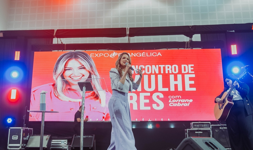 Lorrane Cabral ministrou no Encontro de Mulheres na Expoevangélica 2024. (Foto: Expoevangélica/@diggamais).