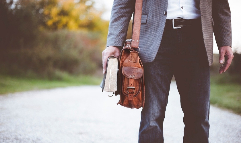 Pastor explica sobre como proteger os membros de seitas. (Foto ilustrativa: Bem White/Unsplash)