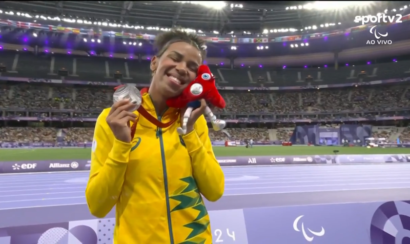 Rayane Soares ganhou o ouro nas Paralimpíadas. (Foto: Reprodução/SportTV/Globoplay).