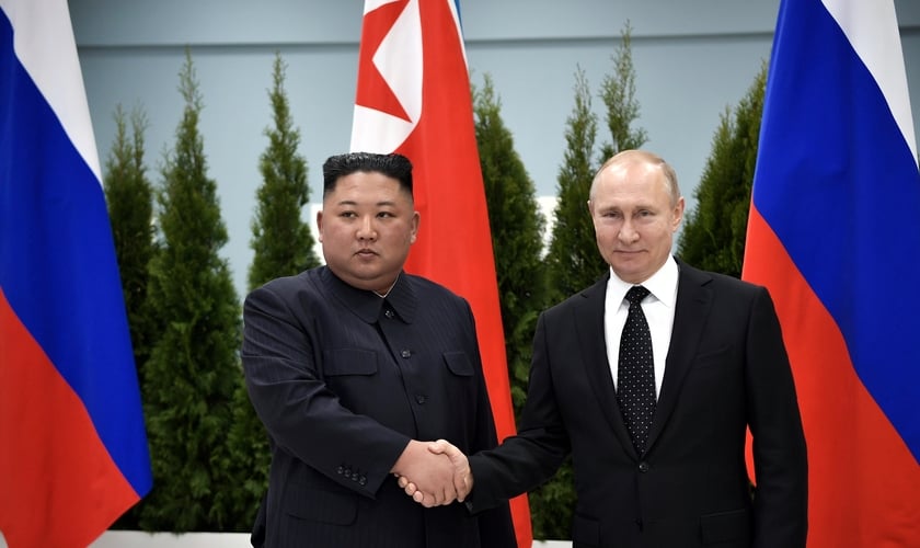 Kim Jong-un, líder Supremo da Coreia do Norte, e Vladimir Putin, presidente da Rússia. (Foto: Wikipedia)