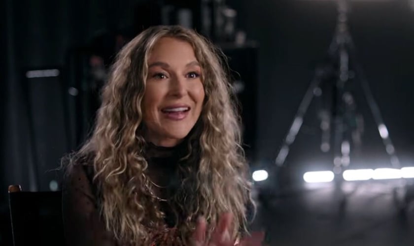 Alexa PenaVega em novo filme de Natal. (Foto: Reprodução/YouTube/Great American Family)