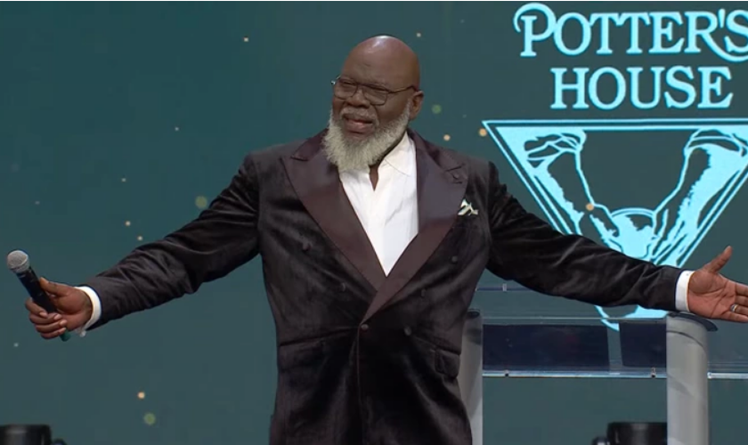 O bispo TD Jakes. (Captura de tela/YouTube/The Potter's House Dallas)