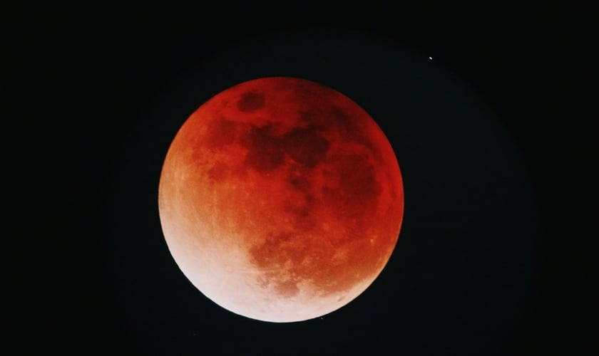 Lua de Sangue: Fenômeno ocorrerá três vezes em 2025. (Foto: Unsplash/Yu Kato)