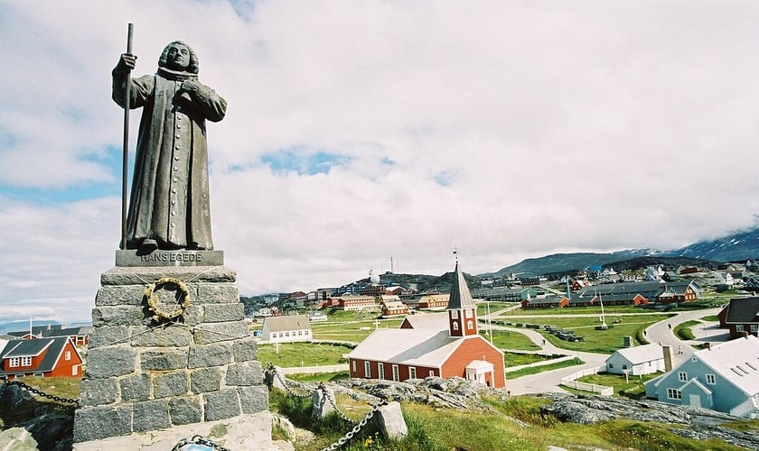 Monumento ao missionário Hans Egede, em Nuuk. (Foto: Wikipedia)