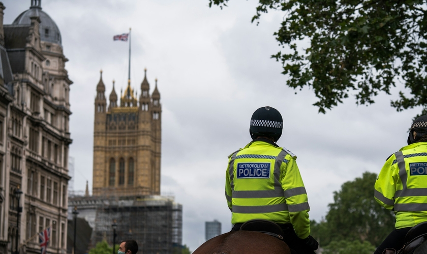 Guia para policiais ingleses contém recomendações da ideologia woke. (Foto ilustrativa: Unsplash/James Eades)