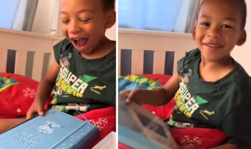 O menino de 7 anos ficou perplexo de alegria ao ganhar uma Bíblia. (Foto: Reprodução/TikTok/nikitaintentionally).