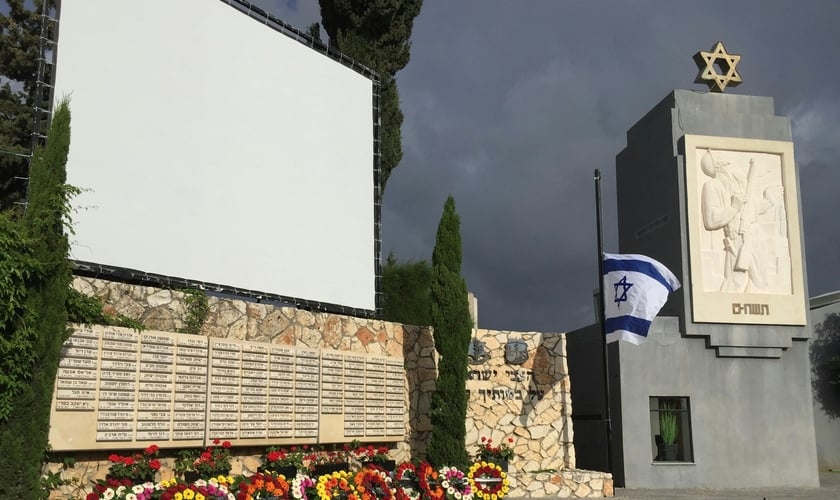 Monumento do Memorial do Soldado Caído de Israel. (Foto: Unsplash/Alex Ringer)