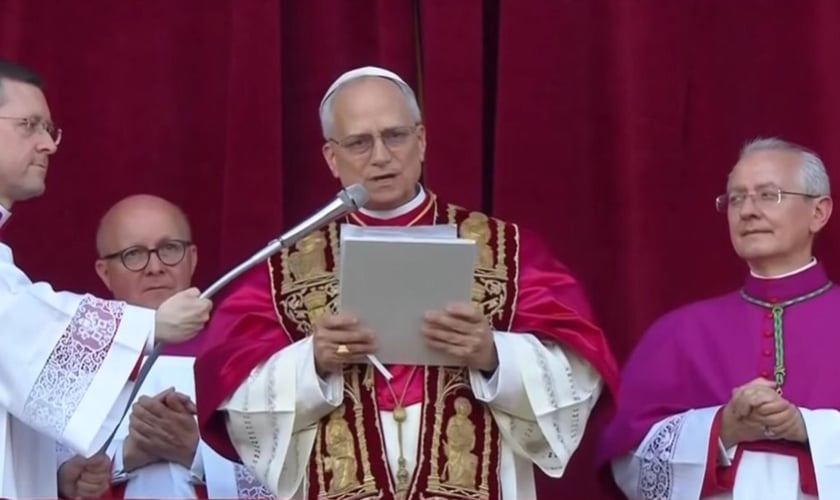 Papa Leão XIV em seu primeiro discurso. (Foto: Reprodução/YouTube/g1)