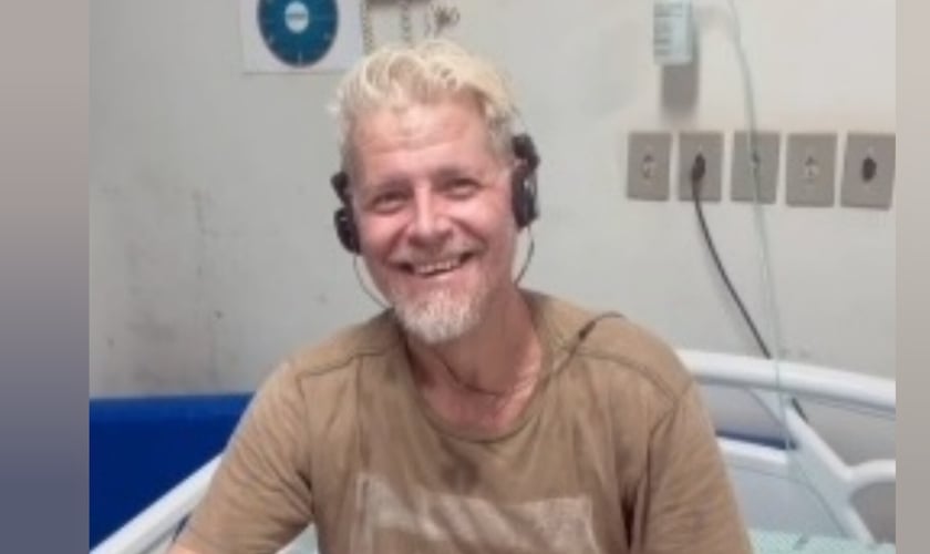 Alexandre Campos gravou a canção no hospital. (Foto: Reprodução/Instagram/Talita Baptista).