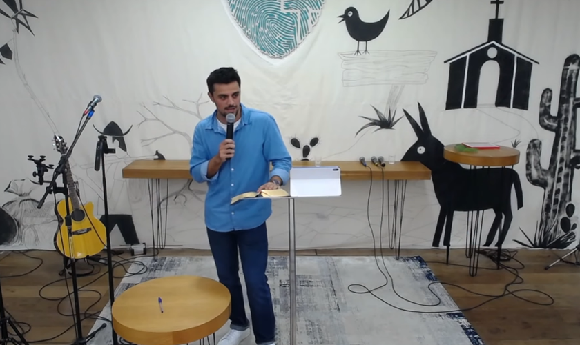 Felipe Simas. (Foto: Reprodução/YouTube/Comunidade Presbiteriana da Barra da Tijuca)