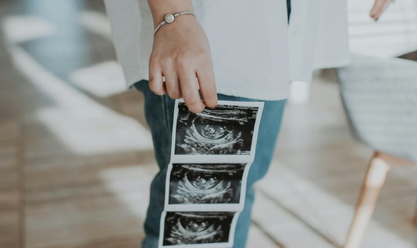 Os dados também apontaram um aumento nos abortos repetidos. (Foto: Unsplash/Rebeca Alvidrez)