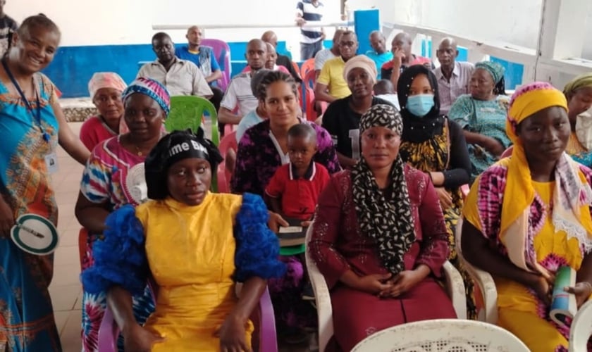 Os missionários testemunharam os frutos do trabalho evangelístico na Guiné. (Foto: Reprodução/Junta de Missões Mundiais)