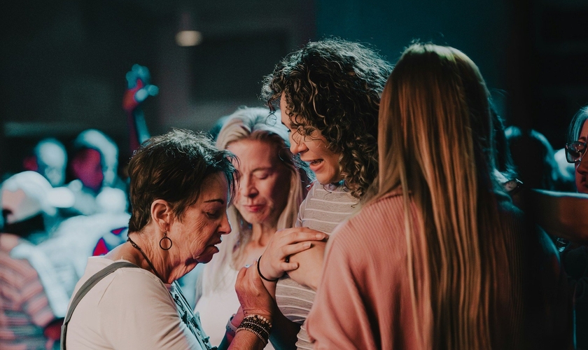 Aliança Evangélica afirma que o relatório contraria a ideia do declínio da igreja. (Foto: Unsplash/Elianna Gill)