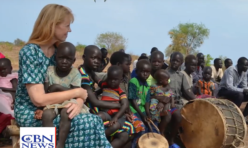 Carole Ward no Sahel. (Foto: Reprodução/CBN News)