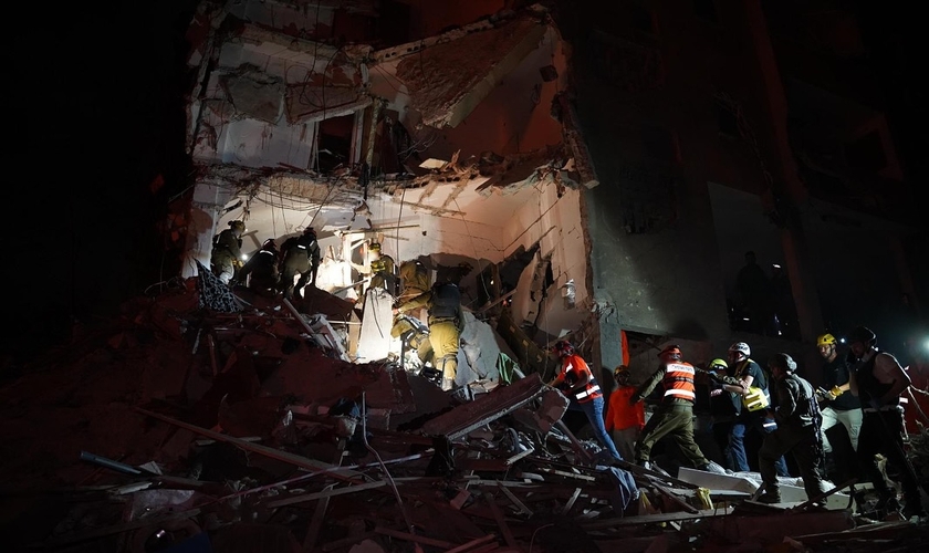 Após os ataques do Irã, soldados do comando da Frente Interna resgatam e ajudam civis. (Foto: IDF)