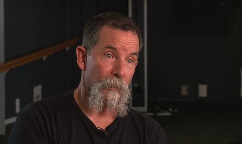 Jay Trombley, um dos seguranças da igreja. (Foto: Reprodução/WXYZ).