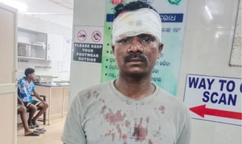 Cristão ferido durante os ataques promovidos por nacionalistas hindus. (Foto: Reprodução/ICC)
