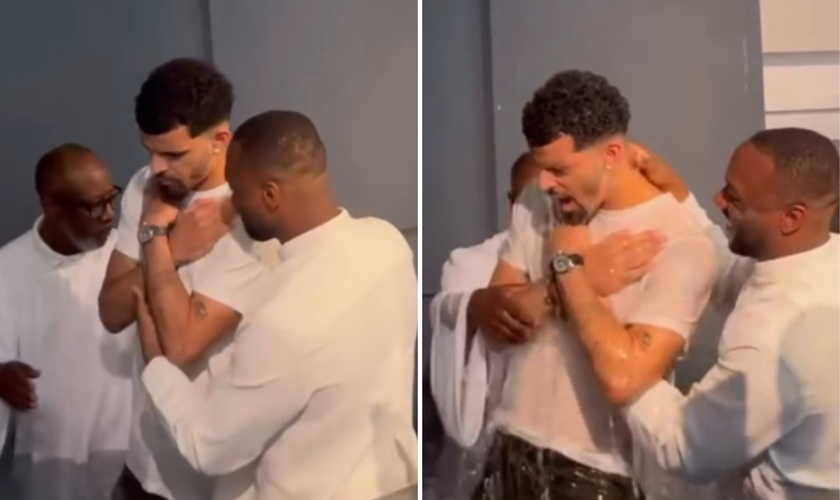 Dominic Solanke sendo batizado na igreja. (Captura de tela/Instagram/ballersingod)