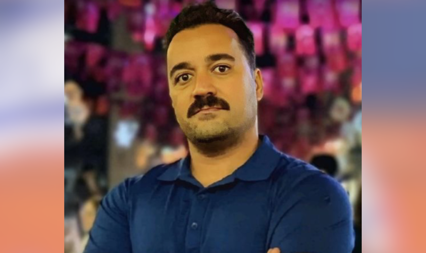 Mehran Shamloui se converteu do islamismo para o cristianismo. (Foto: churchinchains)