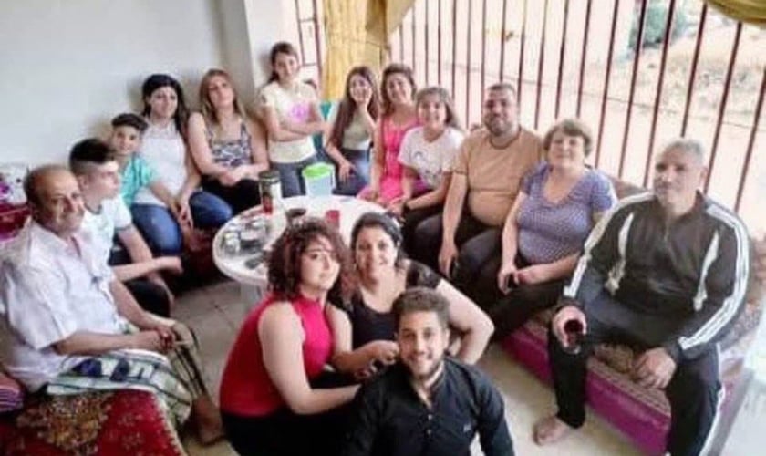 Pastor Khaled Mezhir e sua família foram mortos por terroristas islâmicos. (Foto: X/seanfeucht)