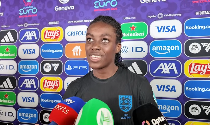 Michelle Agyemang em entrevista após vitória na EURO 2025. (Captura de tela/YouTube/HaytersTV)