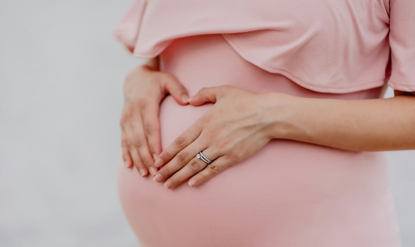O número de brasileiros contrários ao aborto aumentou 2 pontos percentuais em relação a 2023. (Foto ilustrativa: Unsplash/Juan Encalada)
