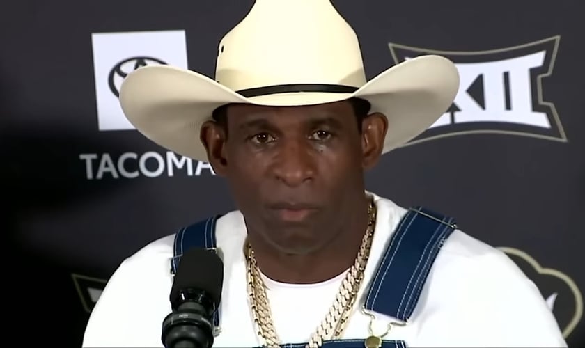 Deion Sanders em entrevista coletiva. (Captura de tela/YouTube/ESPN College Football)