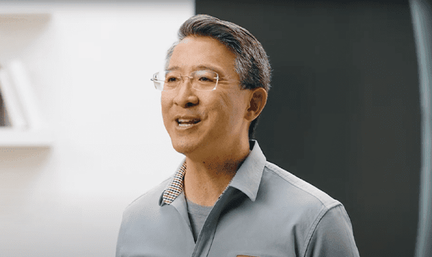 O professor de Bíblia e escritor Christopher Yuan. (Captura de tela/YouTube/Holy Sexuality – Christopher Yuan)