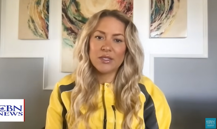 Kaya Jones. (Foto: Reprodução/YouTube/CBN News)