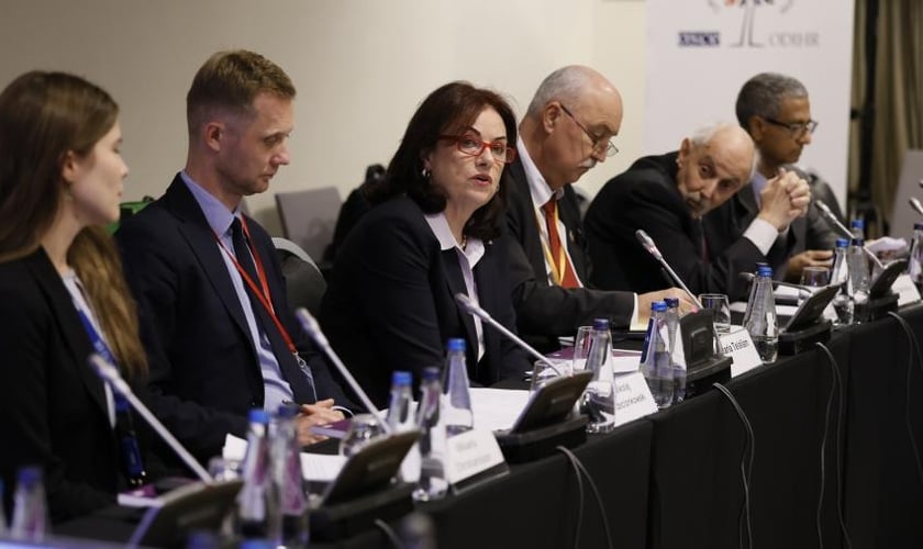 O relatório foi apresentado na Conferência da Dimensão Humana de Varsóvia. (Foto: OSCE/Piotr Dziubak).