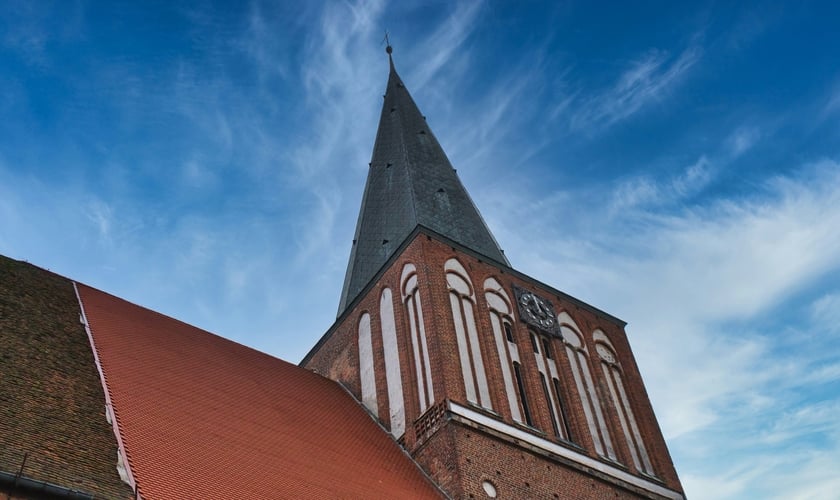 Igreja na Polônia. (Foto: Imagem ilustrativa/Unsplash/Timon Peters).