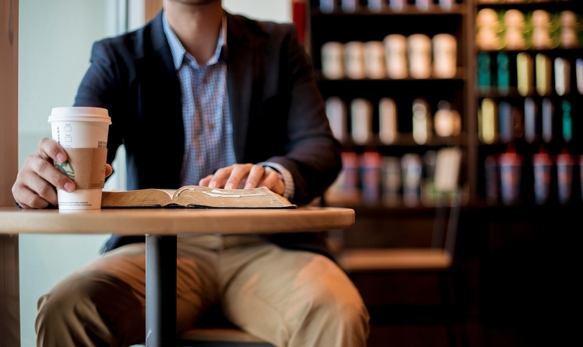 Relatório anual “Estado da Bíblia”, da Sociedade Bíblica Americana, aponta que 41% dos americanos são leitores da Bíblia. (Foto: Pexels)