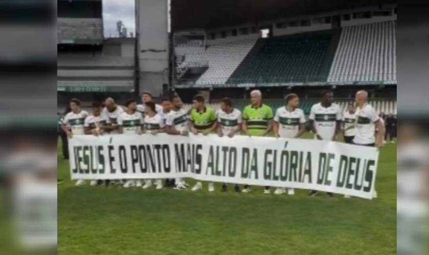 O time exaltou Jesus após vitória. (Foto: Reprodução/Instagram/COXA INSANO).
