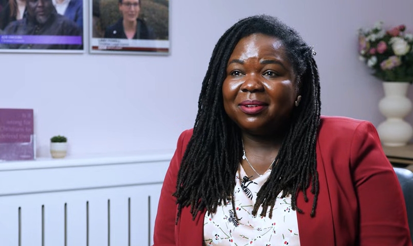 A enfermeira cristã Jennifer Melle durante entrevista. (Captura de tela/YouTube/Christian Concern)