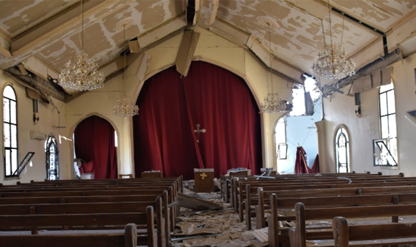 Igreja Tal Tawil atingida por bombardeios em 2015, quando o Estado Islâmico atacou aldeias assírias no Vale do Khabur. (Foto: Open Doors)