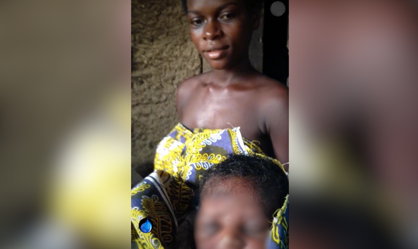 O bebê Jonathan e sua mãe. (Captura de tela/Instagram/springersteven)