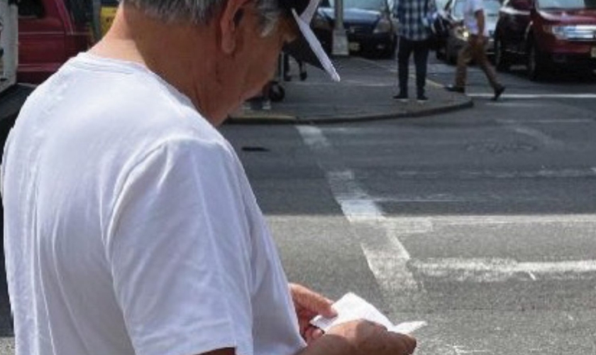 O homem passou a evangelizar em áreas afetadas por desastres no país. (Foto: Ilustração/Facebook/World Missionary Press)