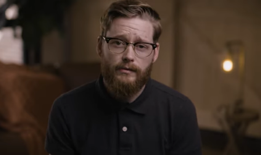 O diretor de cinema Michael Ray Lewis. (Captura de tela/universedesigned)