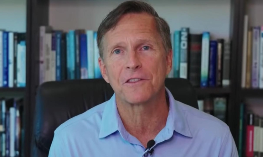 John Burke. (Foto: Reprodução/YouTube/Imagine Heaven Podcast with John Burke)