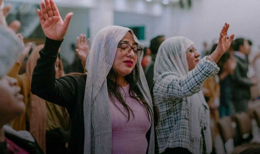 A igreja no Irã continua crescendo em meio aos conflitos. (Foto: Reprodução/Global Christian Relief)