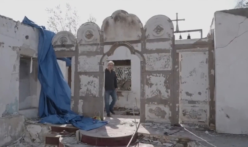 Igrejas foram destruídas por forças russas na Ucrânia. (Foto: Imagem ilustrativa/Reprodução/YouTube/PBS NewsHour).
